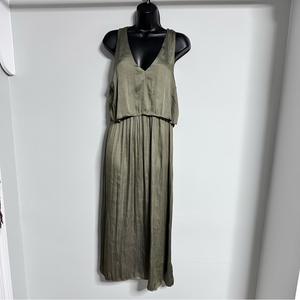 H&M Olive Green Midi Dress Satiny V Neck Sleeveless Pullover Cocktail Dressy 10 - Picture 1 of 9